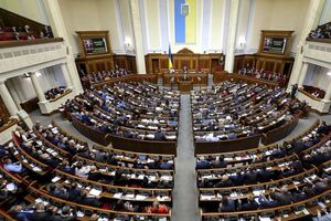 Порошенко заявив, що в Україні через війну різко впав рівень життя