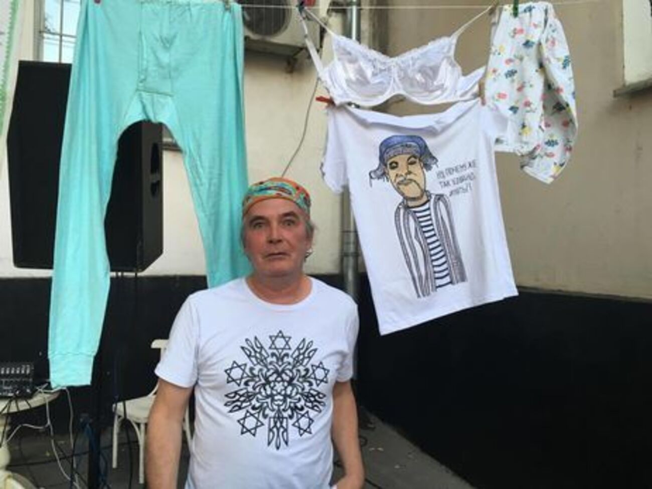 Андрій Орлов:&nbsp;Чуждый моралей и этик, с&nbsp;виду &ndash; почти не дебил,&nbsp;он "затруднился ответить",&nbsp;что он в Донбассе забыл