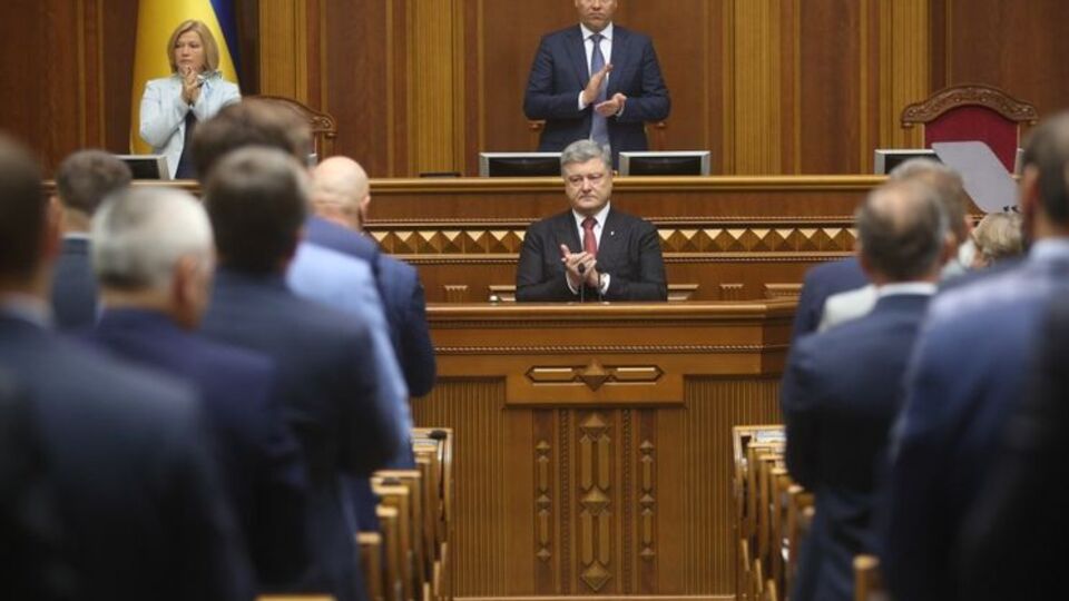 Порошенко: Заботясь об украинском языке, мы оставляем широкий простор для продукта на крымскотатарском, русском и других языках