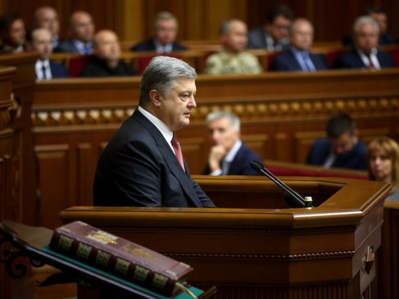 Порошенко выступал полтора часа перед депутатами