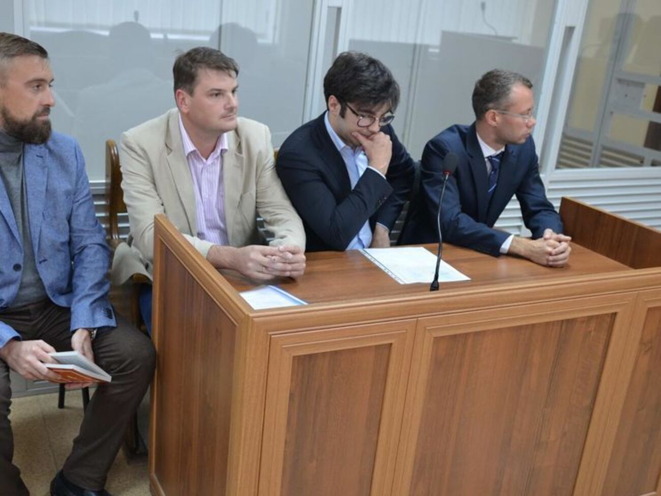 Адвокаты сына нардепа (второй справа) не выступали против решения суда