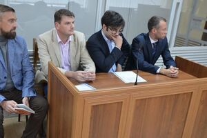 Адвокаты сына нардепа (второй справа) не выступали против решения суда