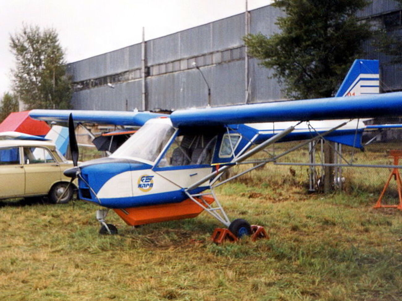 Самолет "НАРП-1" пролетел над воинской частью в Балаклее