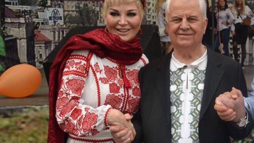 Кравчук нагородив Максакову за зміцнення іміджу України