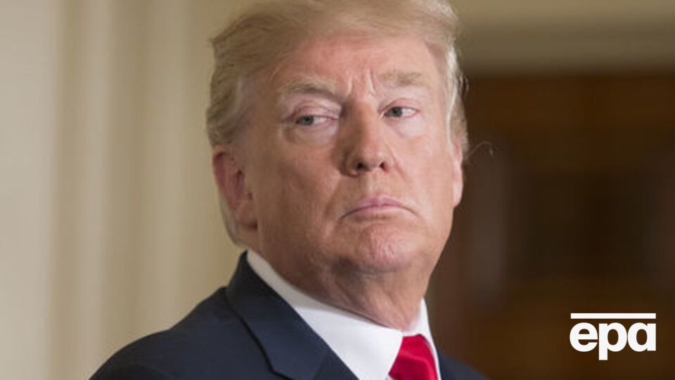 За даними джерел The Washington Post, Трамп і лідер демократів у Сенаті Чак Шумер домовилися працювати в напрямі повного скасування боргового ліміту