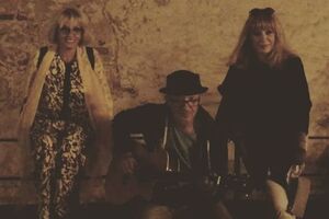 Вайкуле та Пугачова прогулялися Ригою