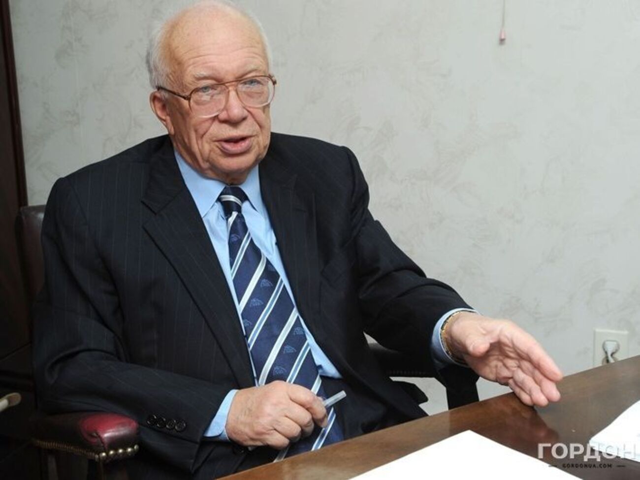 Хрущов: Коли відбувається порушення нормального законодавчого процесу і Конституції, як це сталося у вас під час перевороту 2013 року, коли розгорається революція, на периферії зазвичай активізуються сепаратистські рухи