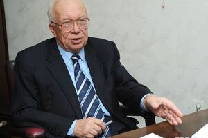 Хрущев: Когда происходит нарушение нормального законодательного процесса и Конституции, как это случилось у вас во время переворота 2013 года, когда разгорается революция, на периферии обычно активизируются сепаратистские движения