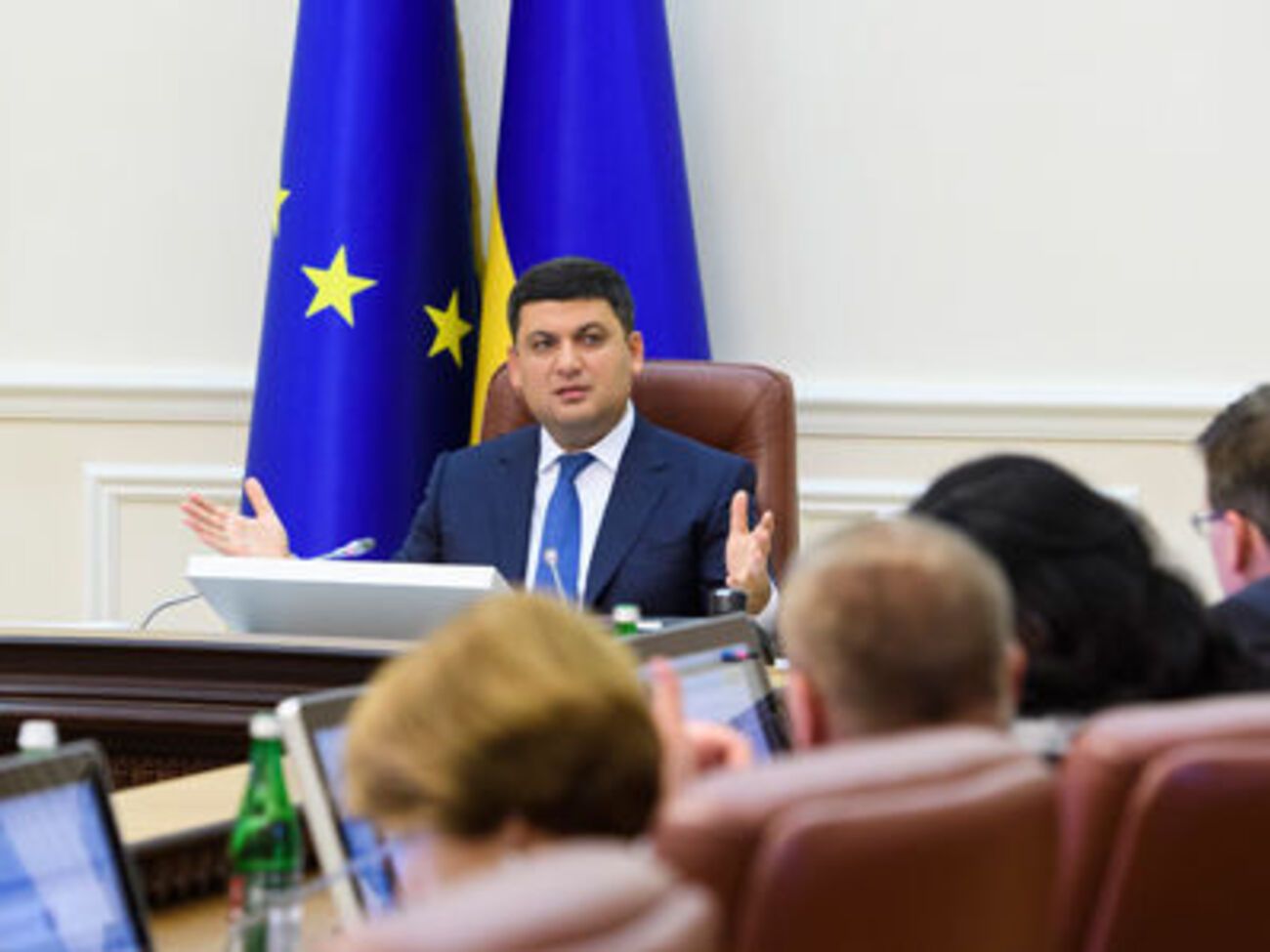 Гройсман: Уряд не дасть зловживати монопольним становищем у сфері газорозподільних мереж