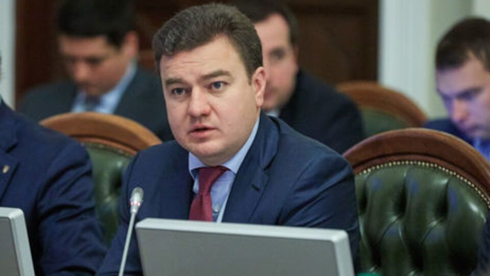 Бондар є головою політичної партії "Відродження"