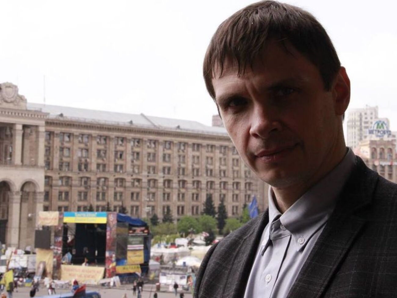 Добродушные "хохлы" сняли вышиванки, надели камуфляж и стали отстреливать "братьев". И теперь нас не хотят встречать ночью