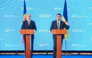 Филип (на фото слева): Некоторые власти у нас забывают, что у нас парламентская республика