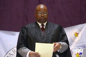 В Зимбабве определились с привилегиями экс-президента, сообщают СМИ