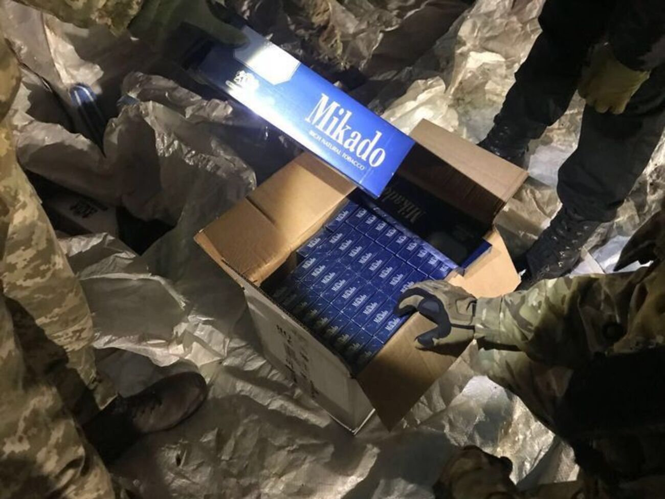 1737 ящиков сигарет везли в Болгарию без сопроводительных документов