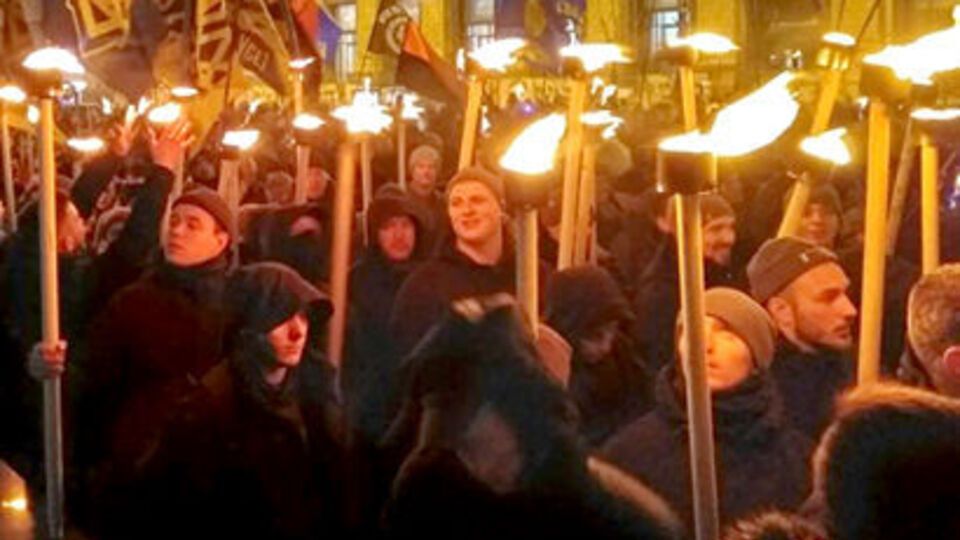 Факельный марш завершился народным вече