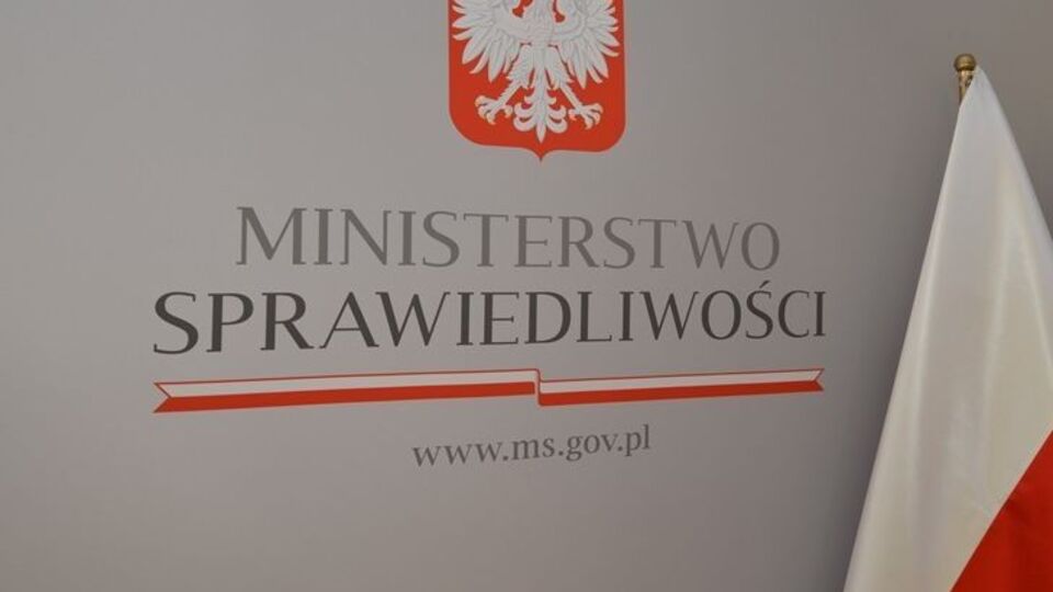 Минюст Польши опубликовал данные 768 сексуальных преступников