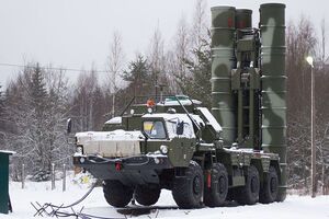 Россия продолжает перемещать вооружение в Крым