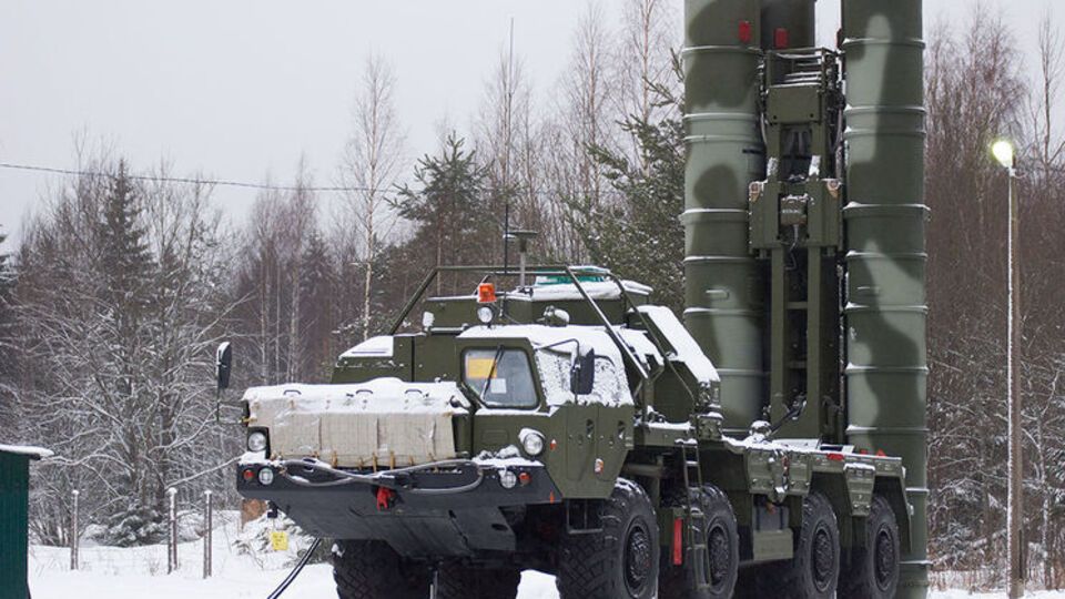 Росія і далі переміщує озброєння до Криму