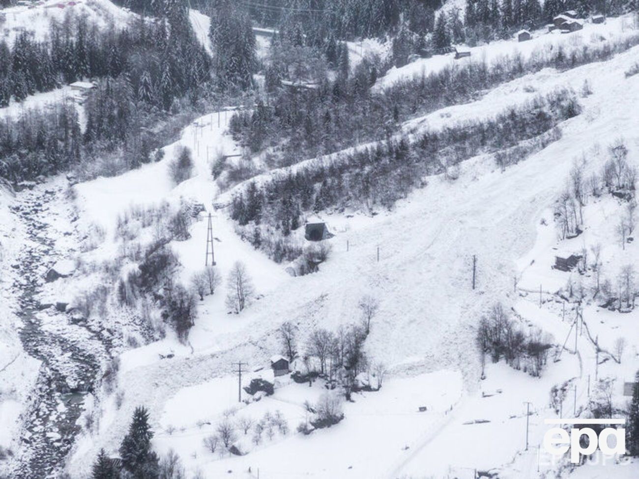 У Карпатах зійшли лавини