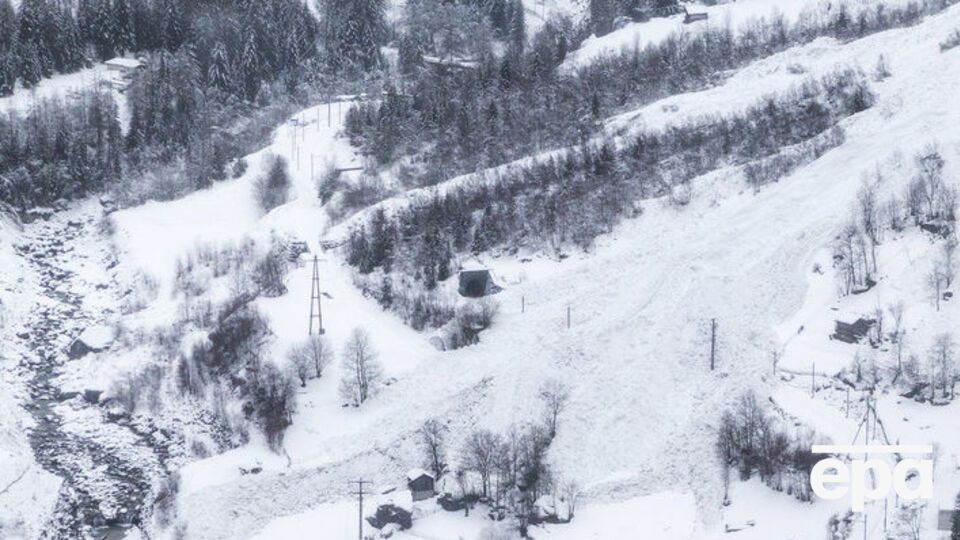У Карпатах зійшли лавини