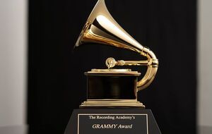 Премия за особые достижения вручается отдельно от основных наград