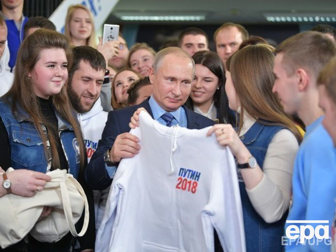 Путин попросил сотрудников штаба "ничего не нарушать"