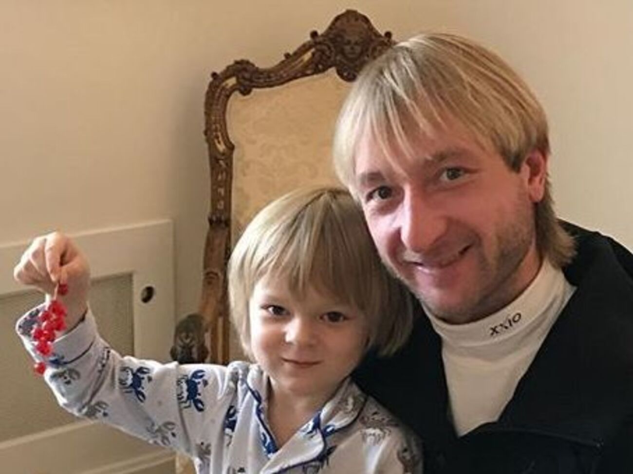 Евгений и Александр Плющенко вышли на лед вместе