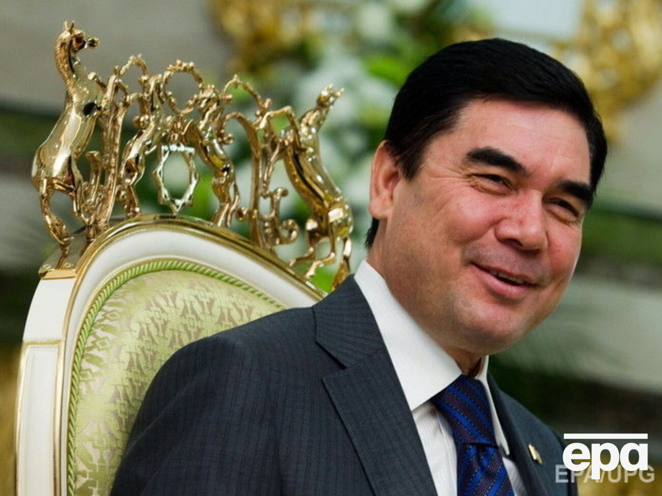 Бердымухамедов любит белый цвет