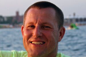 В "ПриватБанке" уверены, что знание русского и английского языков поможет Крумханзлу работать в Украине