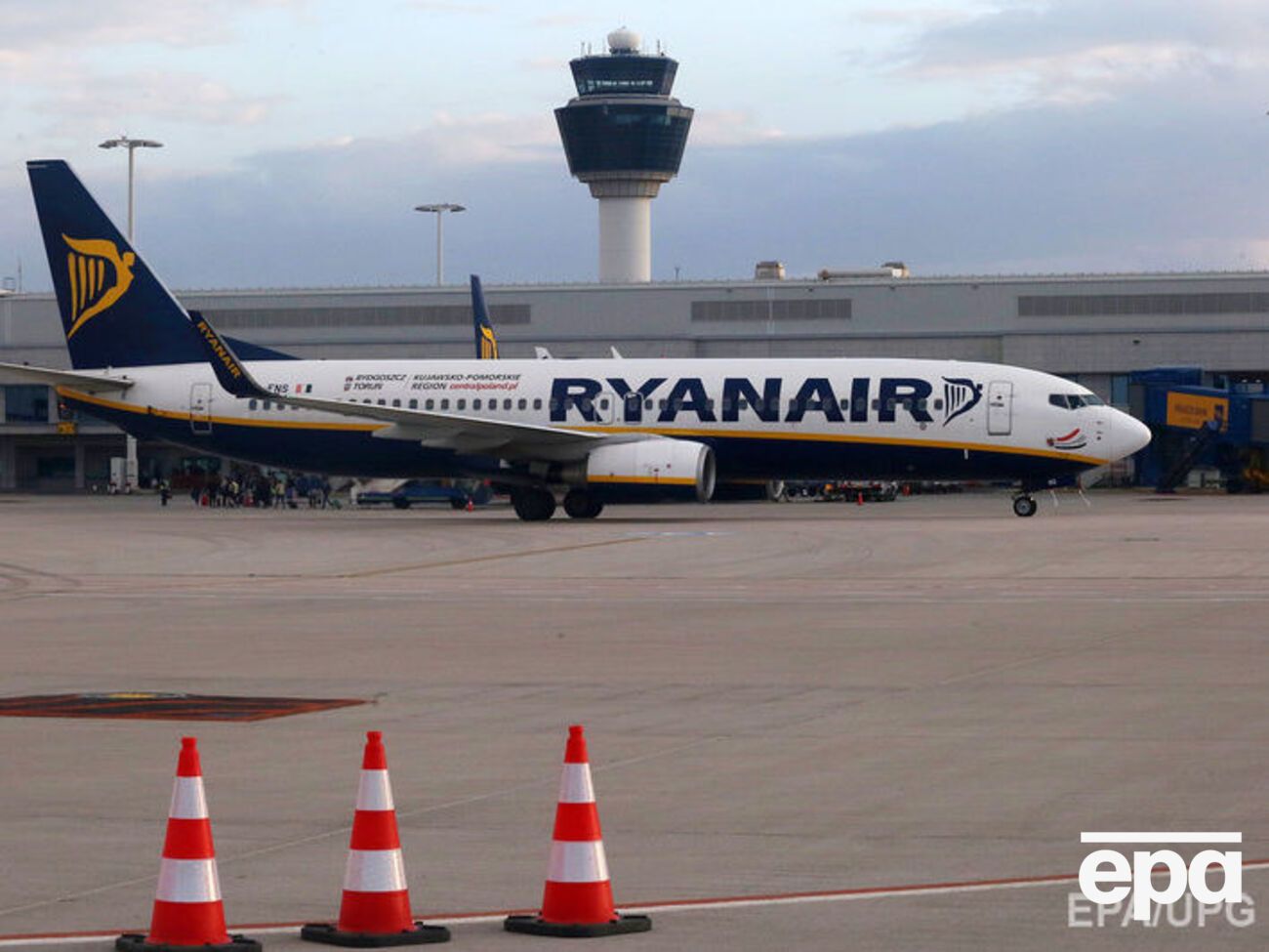 Літак Ryanair здійснив вимушену посадку