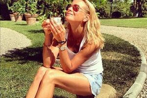 Высоцкая: Але! Смольный? Кто еще не на работе?!