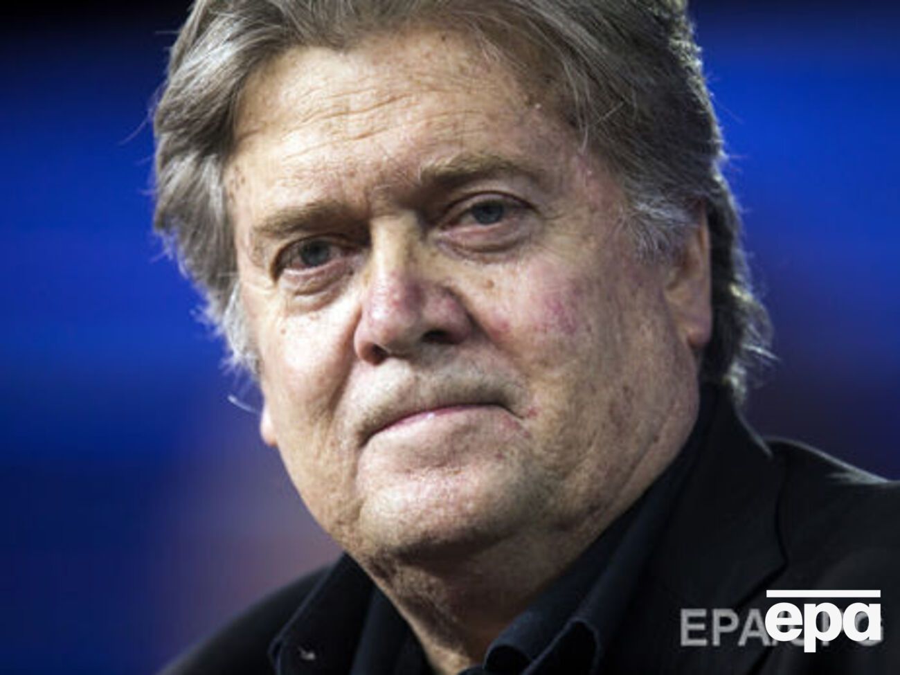 Бэннон даст показания комитету по разведке, пишет Reuters