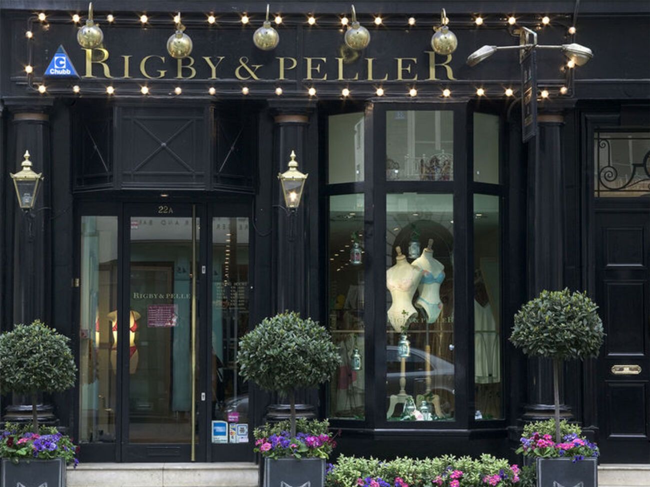 Королівський двір відмовився від послуг Rigby & Peller