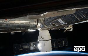 Космічний корабель Dragon провів місяць на орбіті Землі