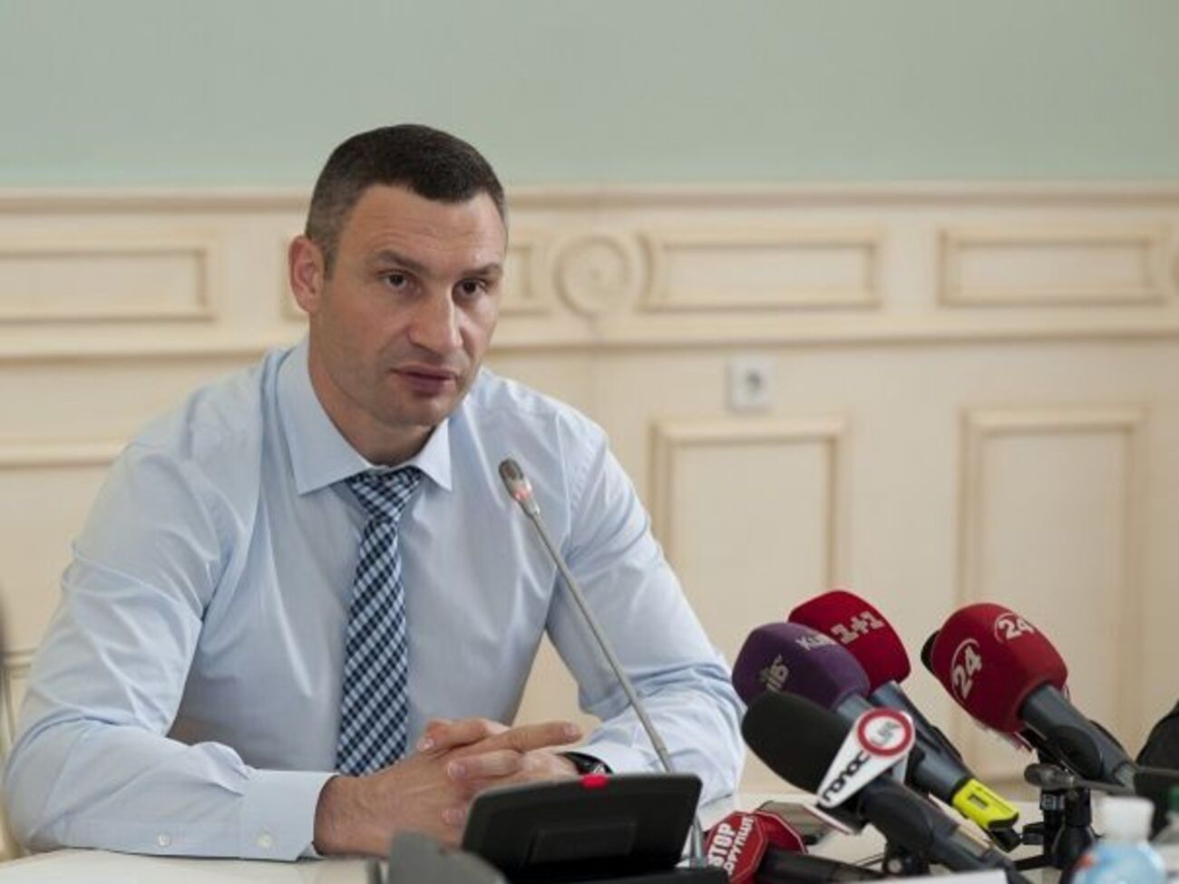 Кличко: Столичная власть контролирует качество нового дорожного покрытия