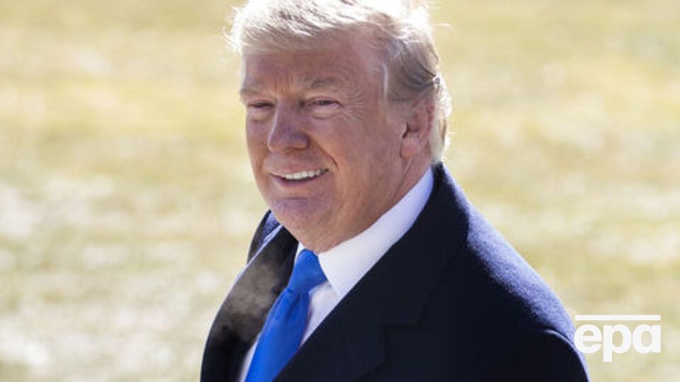 Трамп заявил, что журналисты "продвигают фейковую книгу психически больного автора, который сознательно пишет ложную информацию"