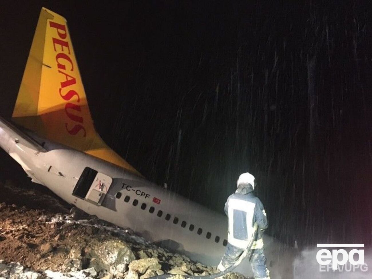 Самолет чуть не упал в море