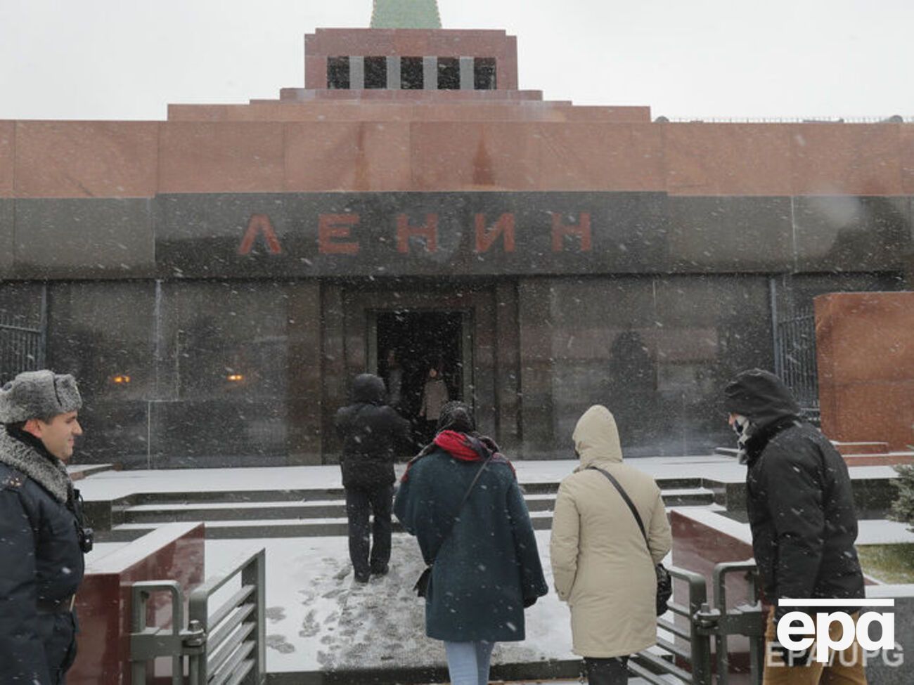 Путин:&nbsp;Ленина положили в мавзолей &mdash; чем это отличается от мощей святых для православных