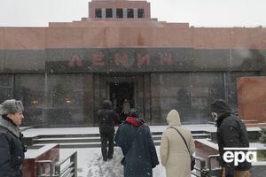 Путин: Ленина положили в мавзолей — чем это отличается от мощей святых для православных