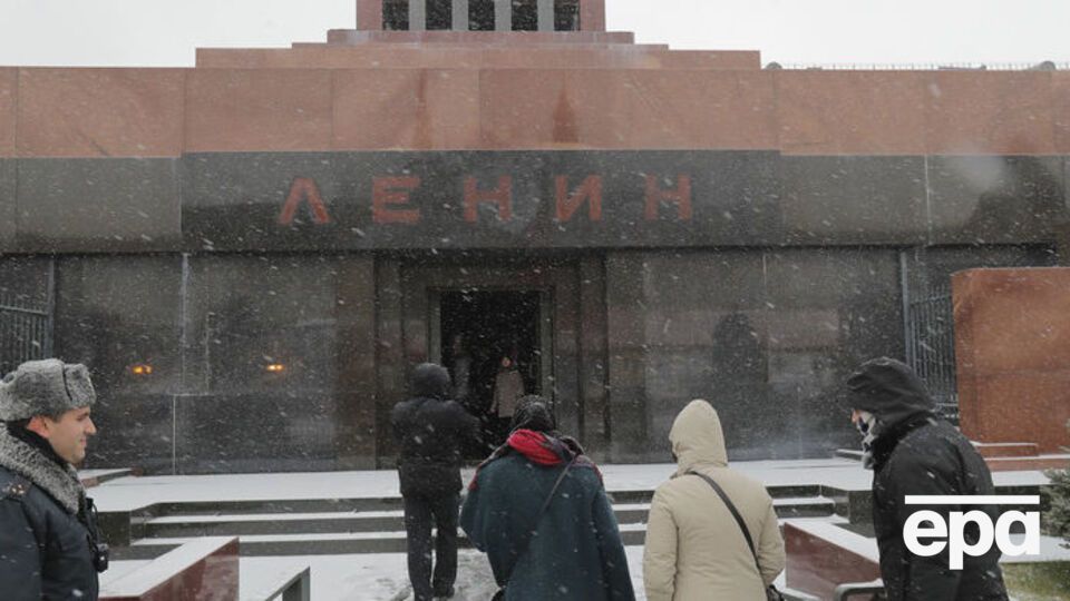 Путін: Леніна поклали в мавзолей – чим це відрізняється від мощей святих для православних