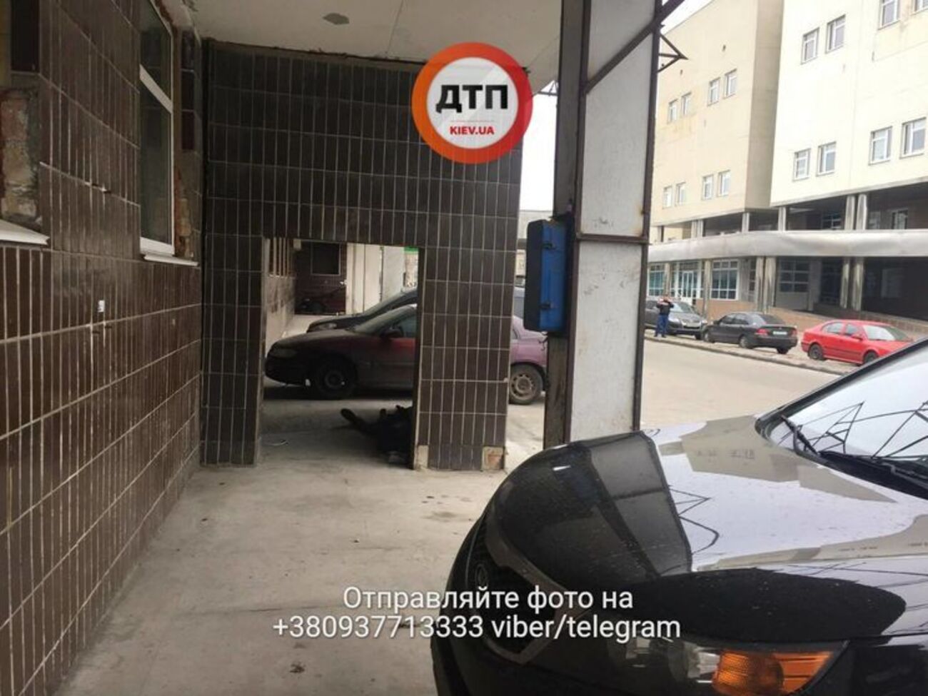 Тіло знайшли біля лікарні швидкої допомоги