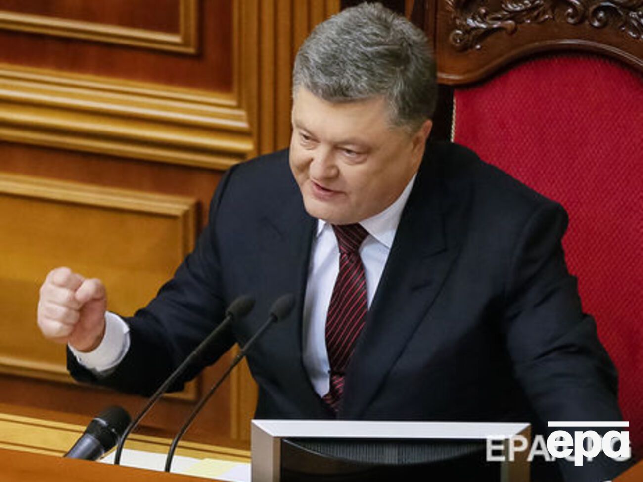 Грузинский телеканал настаивает на подлинности якобы писем Порошенко в ФСБ, датированных 3 февраля 2007 года. Тогда действующего украинского президента не впустили на территорию РФ