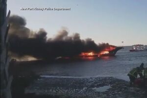 В результате пожара пострадали 15 человек