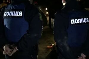 Патрульных полицейских задержали с поличным