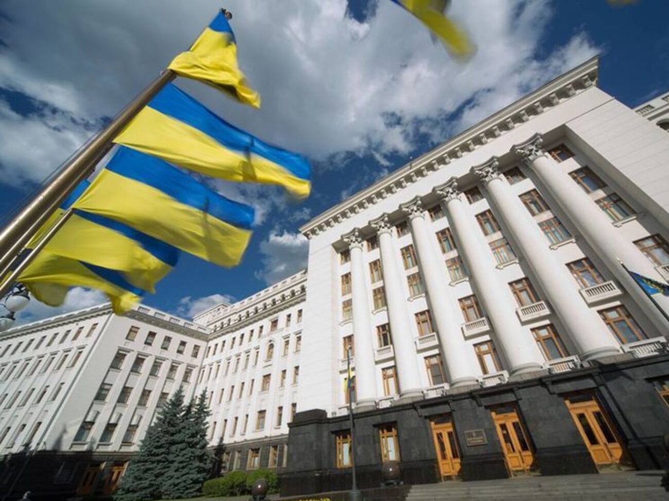 У Порошенка запропонували перенести дискусії про законопроект до парламенту