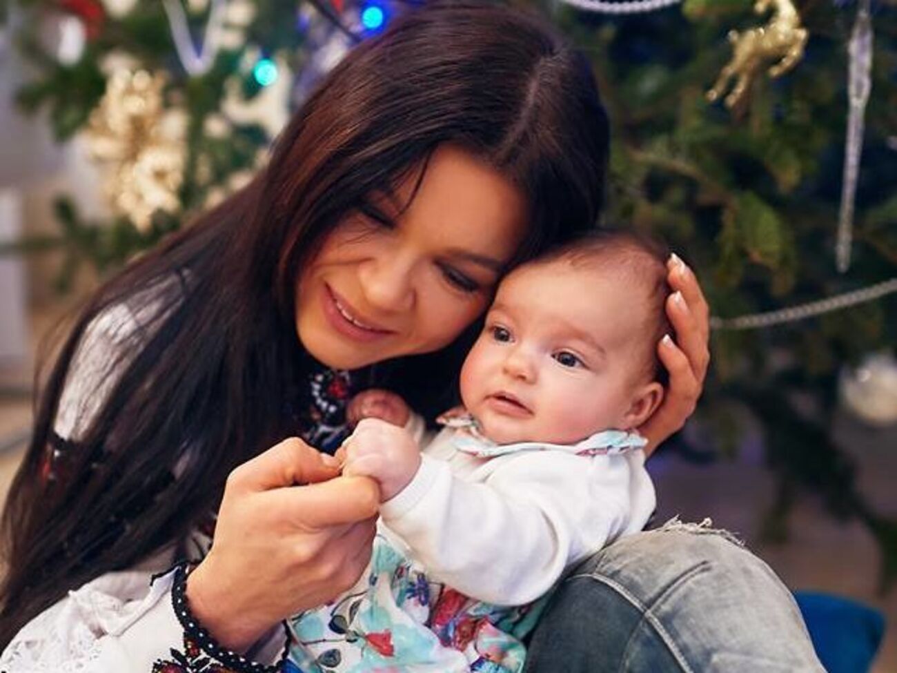 Руслана: Уперше з нею сьогодні провели весь день під ялинкою