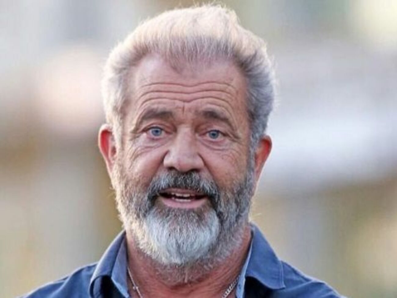 Гібсону 62 роки