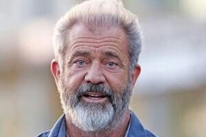 Гібсону 62 роки