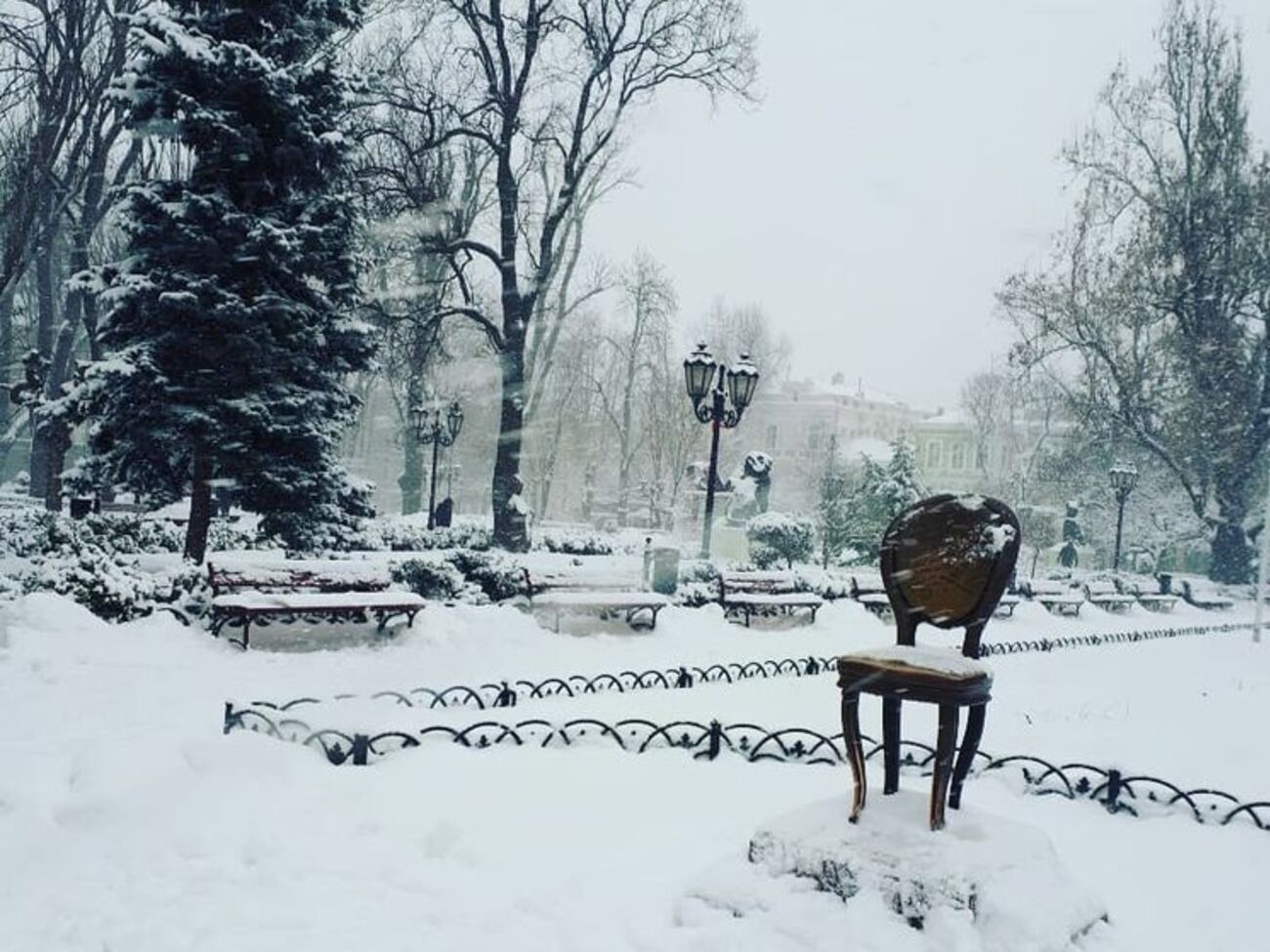 Пользователи соцсетей поделились фотографиями непогоды