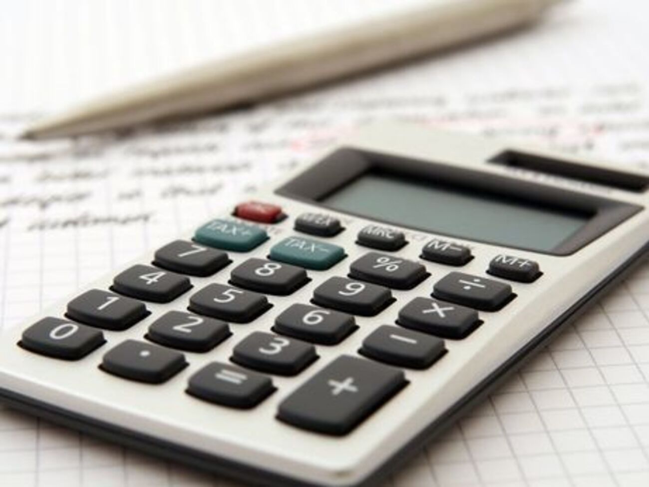 Розмір обов'язкових виплат за комунальні послуги не змінюється протягом періоду одержання субсидії, заявили в уряді